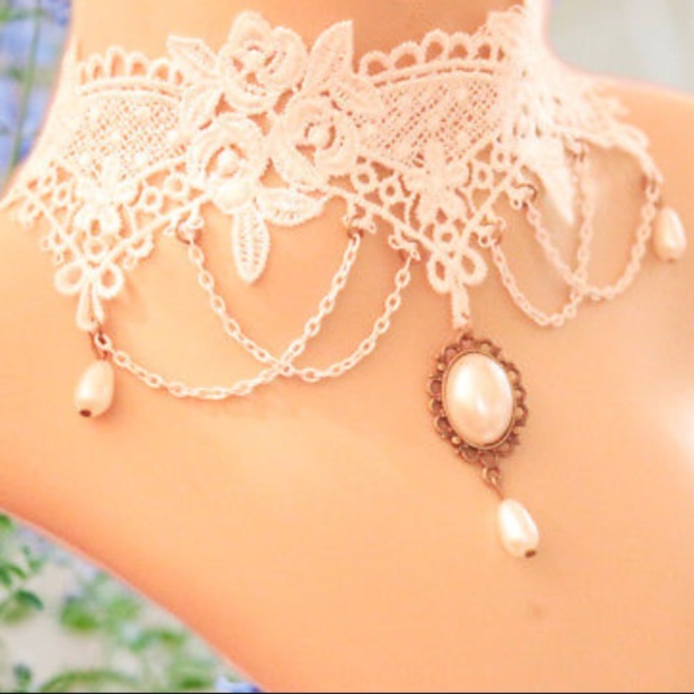 white Victorian choker lace/ handmade/ gothic